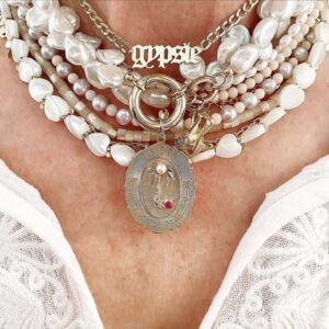 White Mother of Pearl Beaded Heart Necklace - Image 3