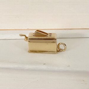 Amazing Vintage Solid 10k Gold Pop Up Toaster Charm - Image 6